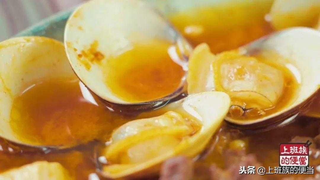 大酱汤，韩国传统佳肴，为你带来浓郁的醇香滋味！