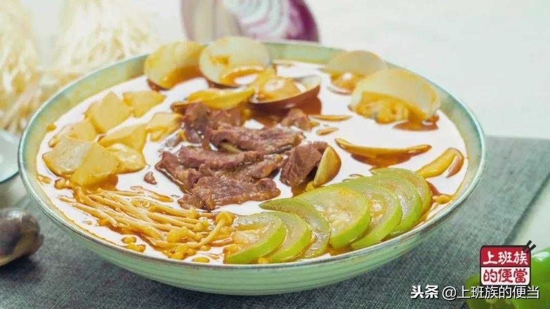 大酱汤，韩国传统佳肴，为你带来浓郁的醇香滋味！