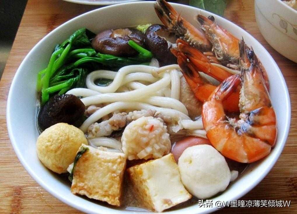 乌冬面的做法，亲自动手品尝日本传统美食（带来别样东瀛风情）