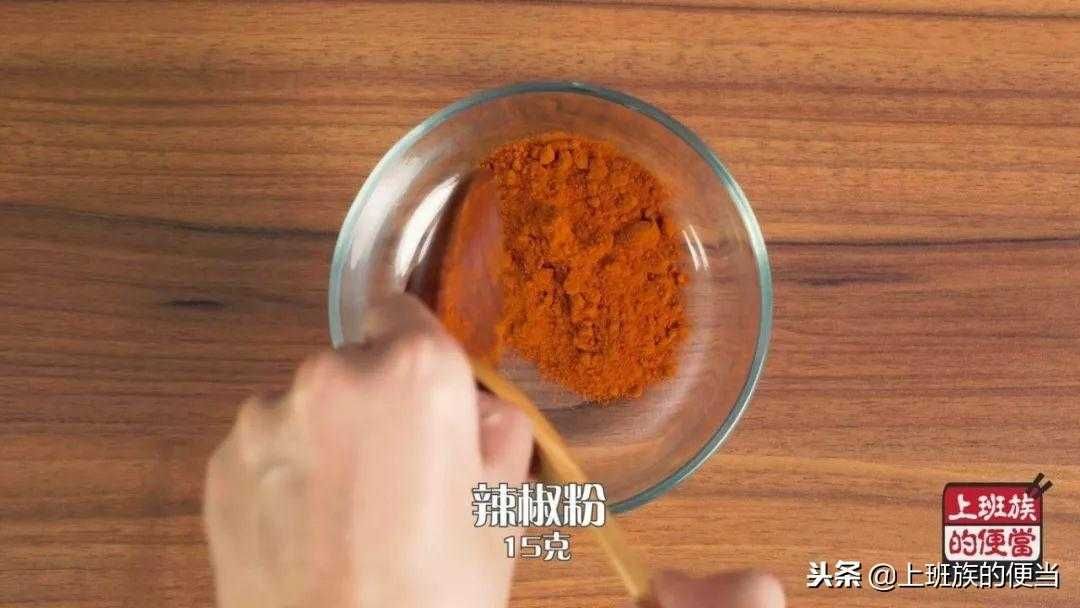 秘制烤鸡的家常做法，外焦里嫩口感极佳，招牌特色！