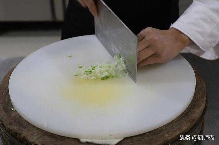 鱼肉饺子的制作方法与技巧，口感弹嫩味道鲜美