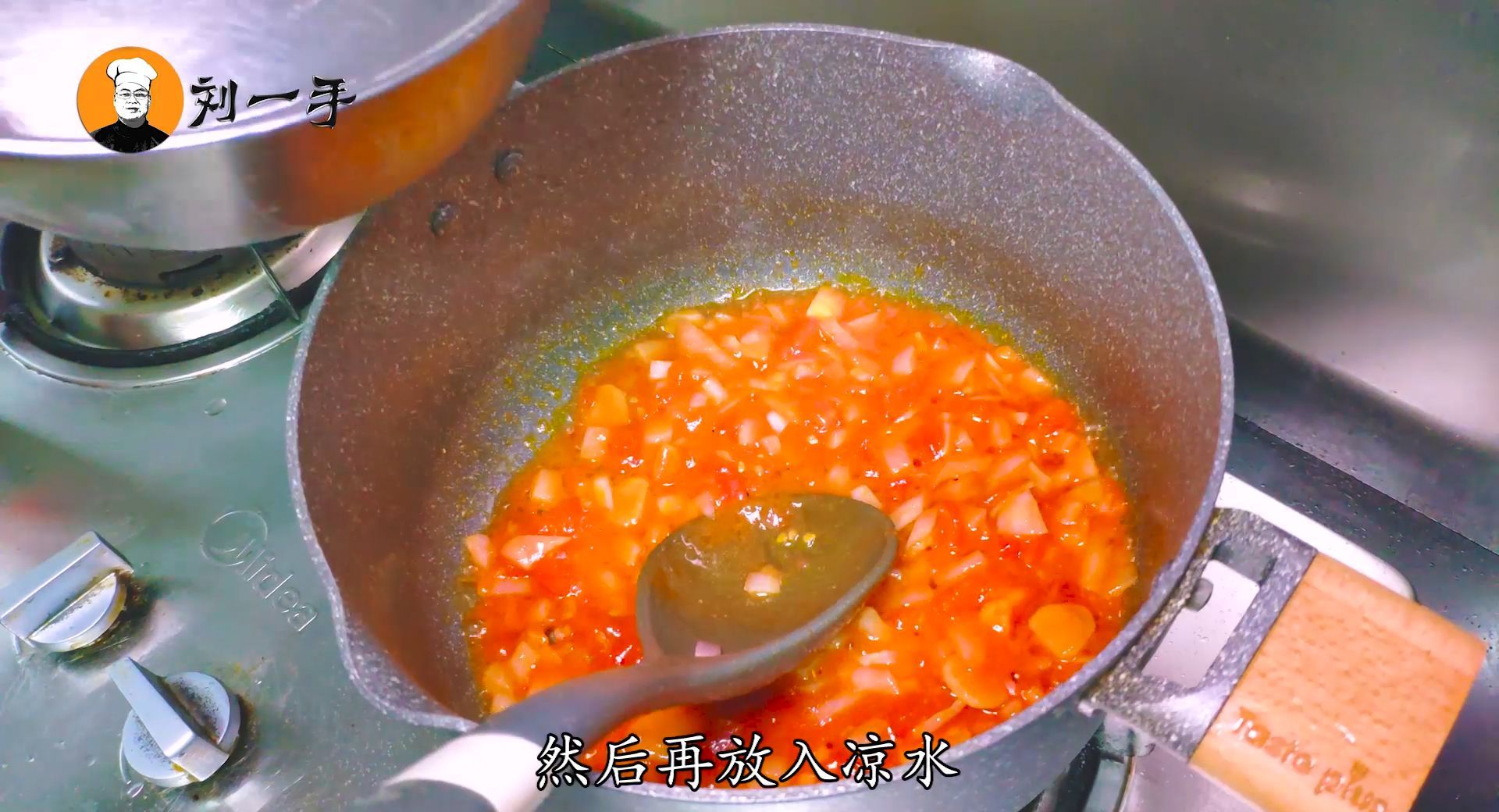 海鲜汤的制作方法与烹饪技巧，奢华美味的海鲜盛宴