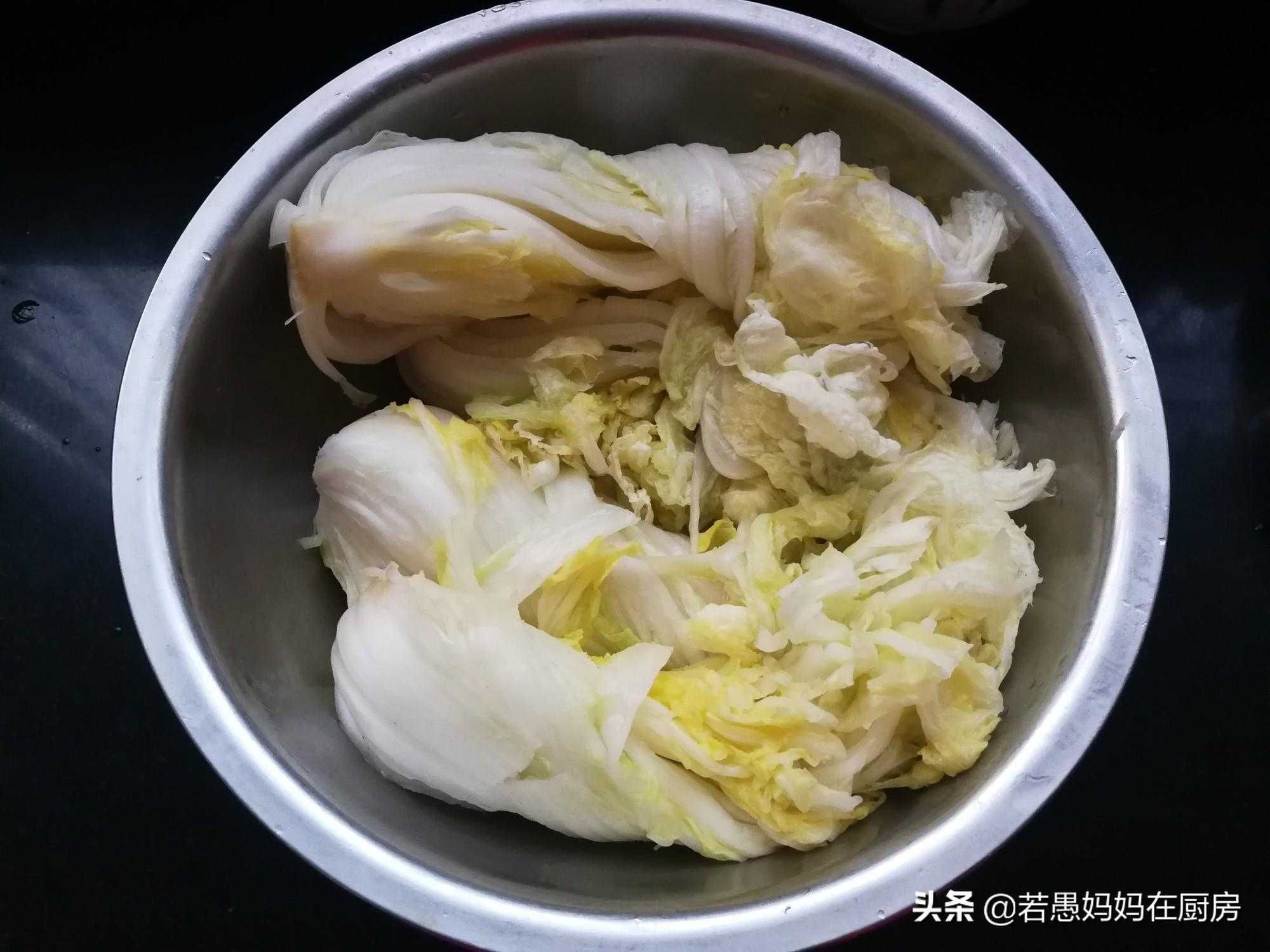 韩国辣白菜的做法：手抓饼的制作方法，教你如何制作出口感酥脆，外焦里嫩的韩式炸食。