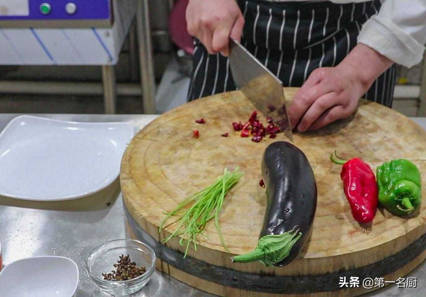 风味茄子的做法：多种风味茄子制作方法，口感丰富，营养美味，满足不同口味需求。