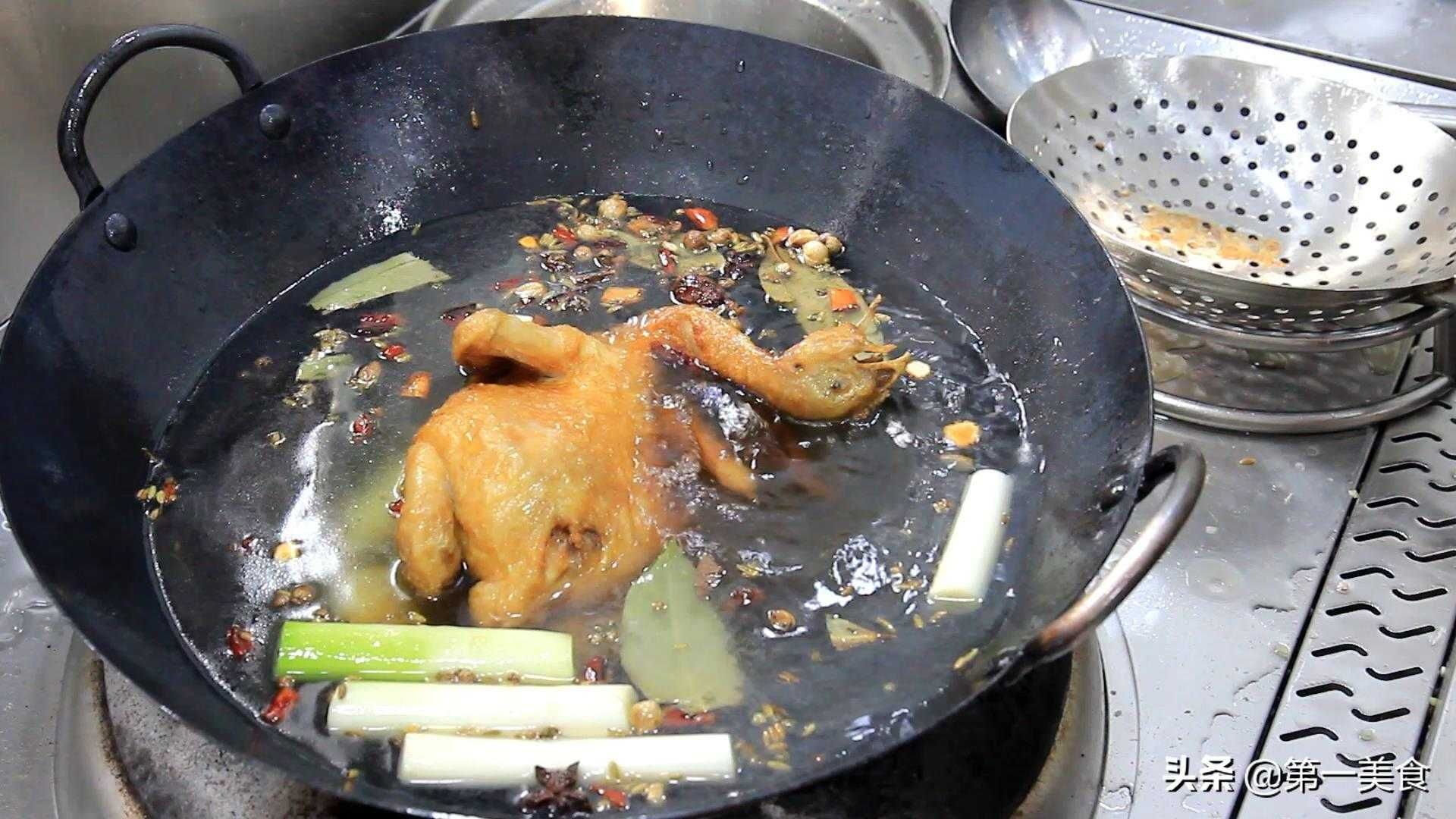 烧鸡的做法：烧鸡的制作步骤和配料，色香味俱佳的美味家常菜谱！