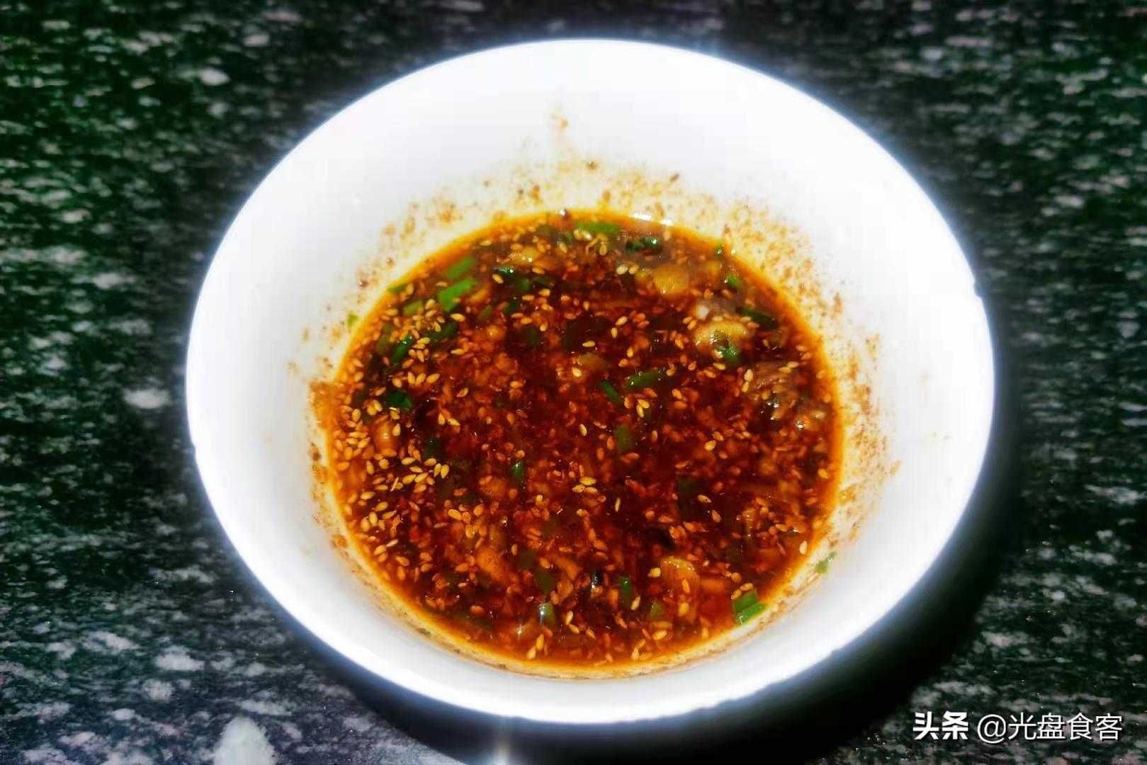 一起来尝试制作臭豆腐的经典做法，挑战你的味蕾！