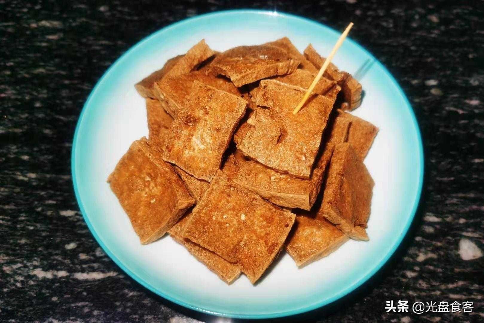 一起来尝试制作臭豆腐的经典做法，挑战你的味蕾！