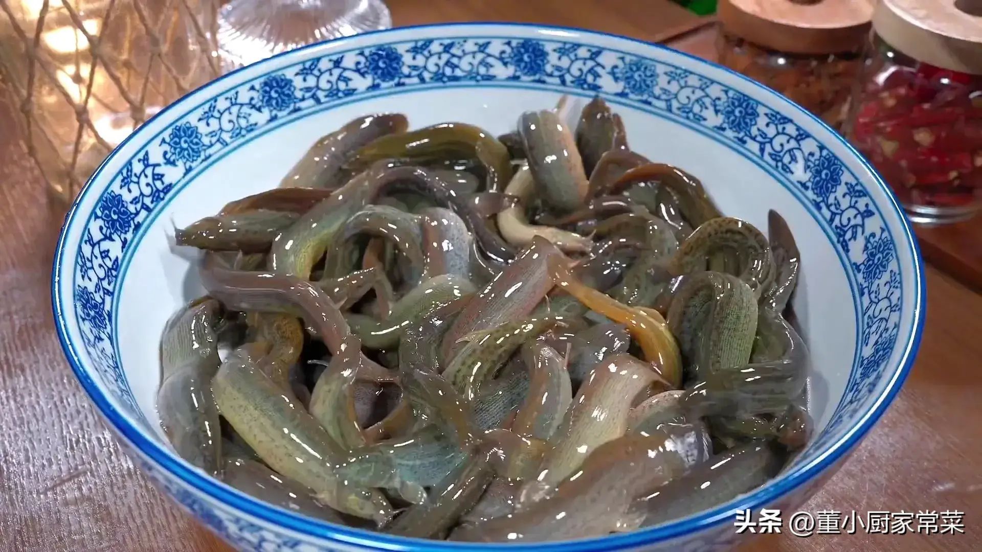 泥鳅的做法，多种烹饪方式激发食欲，满足你对美食的追求