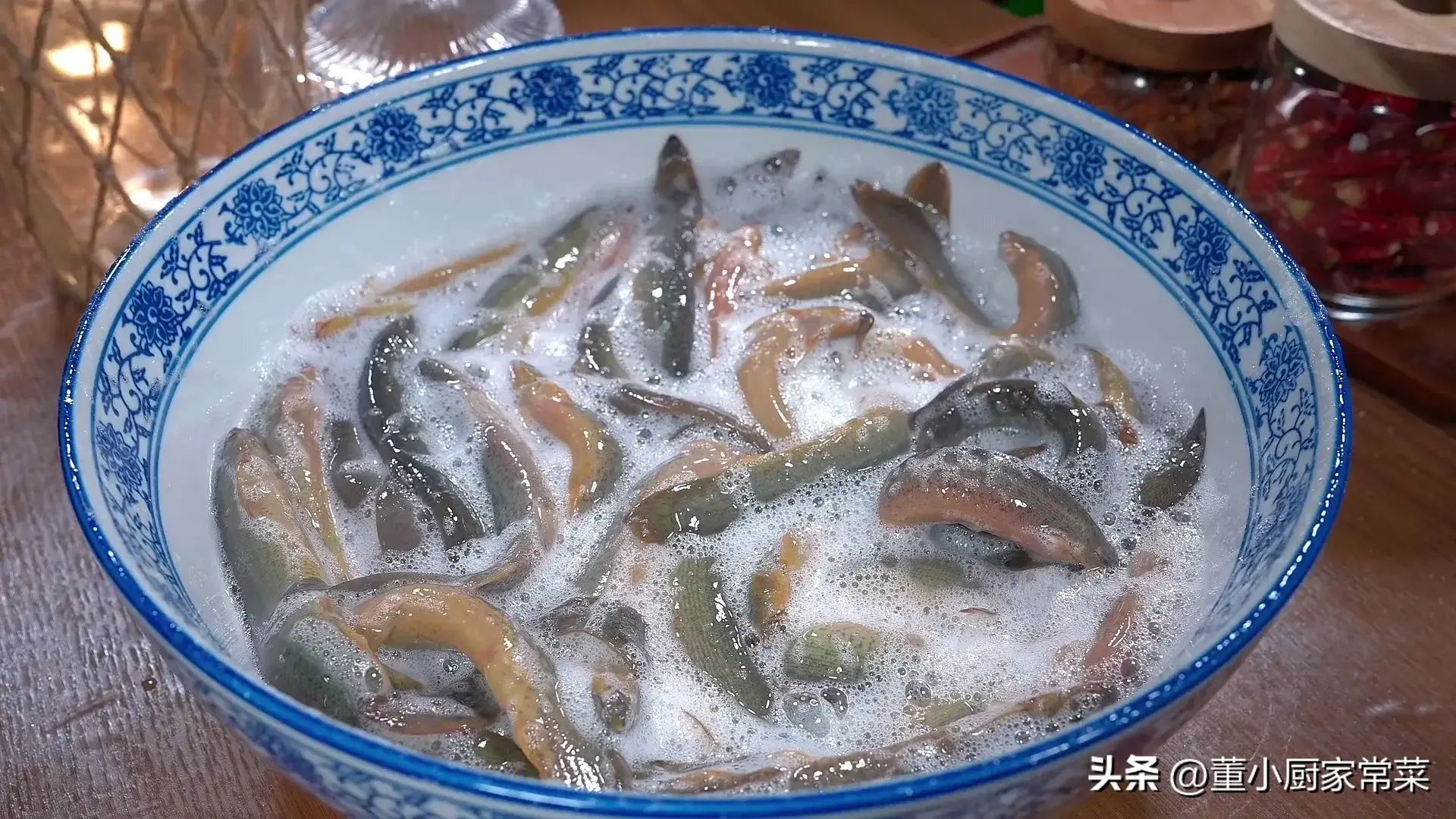 泥鳅的做法，多种烹饪方式激发食欲，满足你对美食的追求