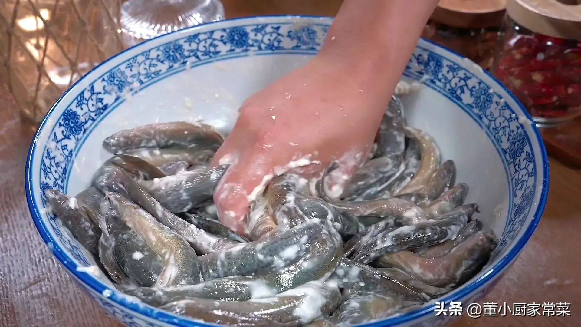 泥鳅的做法，多种烹饪方式激发食欲，满足你对美食的追求