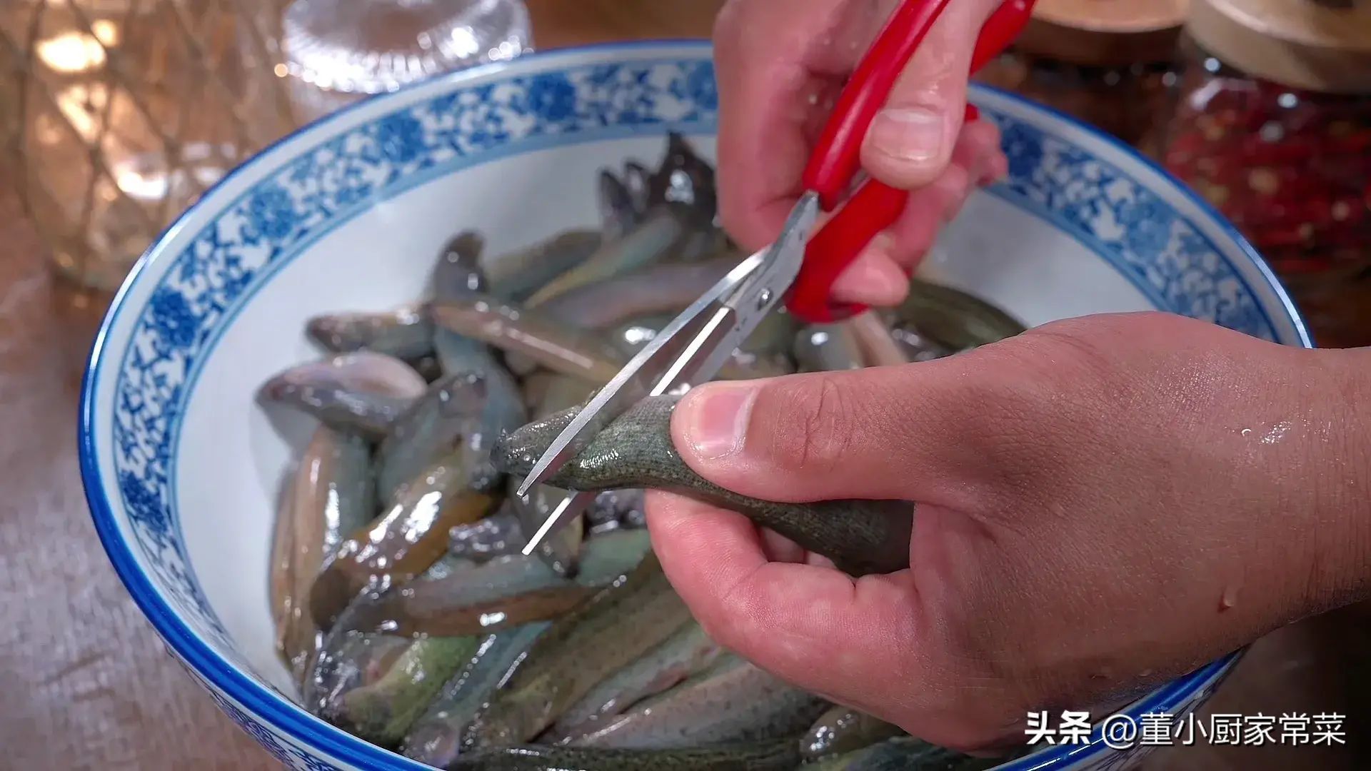 泥鳅的做法，多种烹饪方式激发食欲，满足你对美食的追求