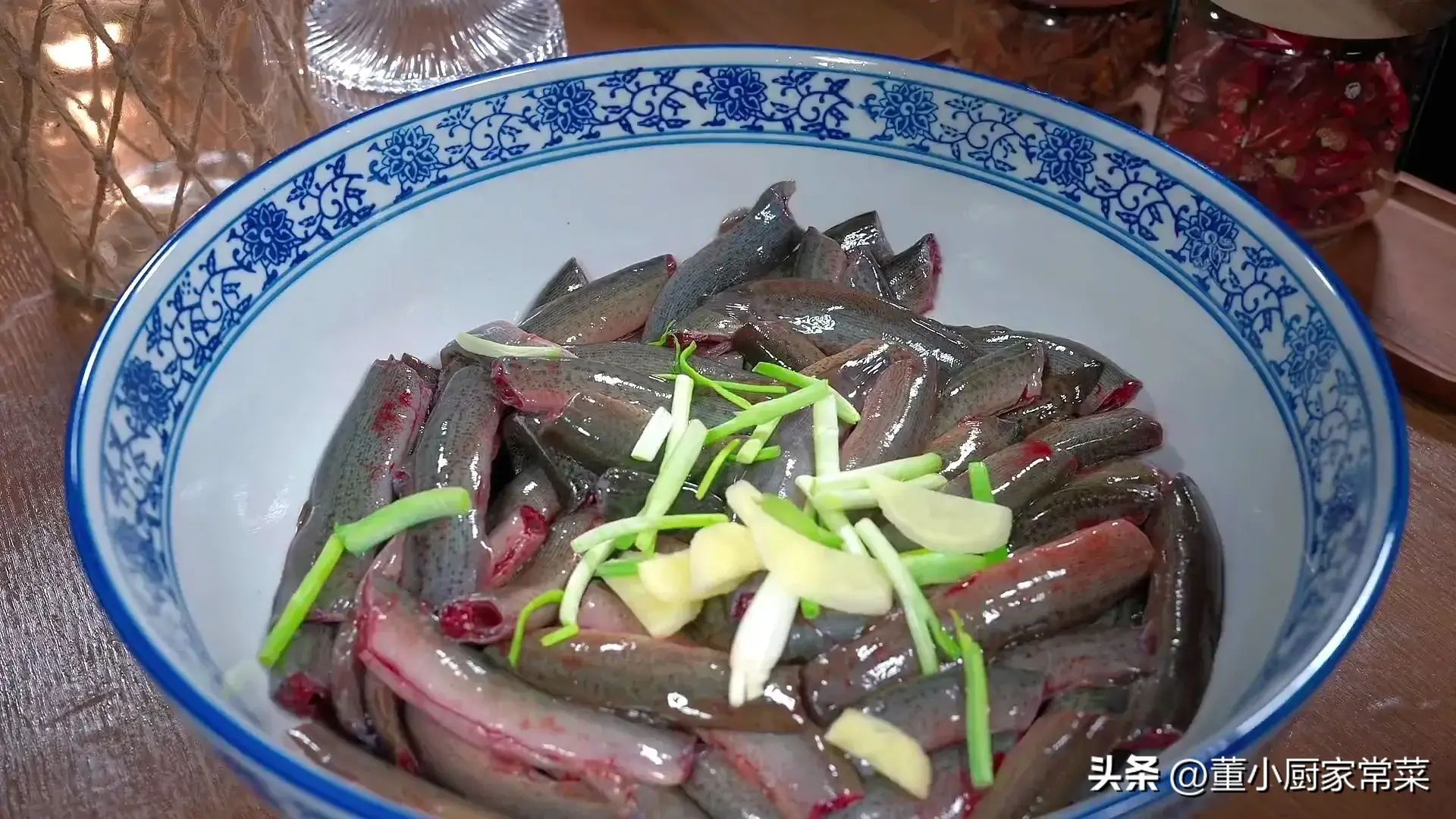 泥鳅的做法，多种烹饪方式激发食欲，满足你对美食的追求