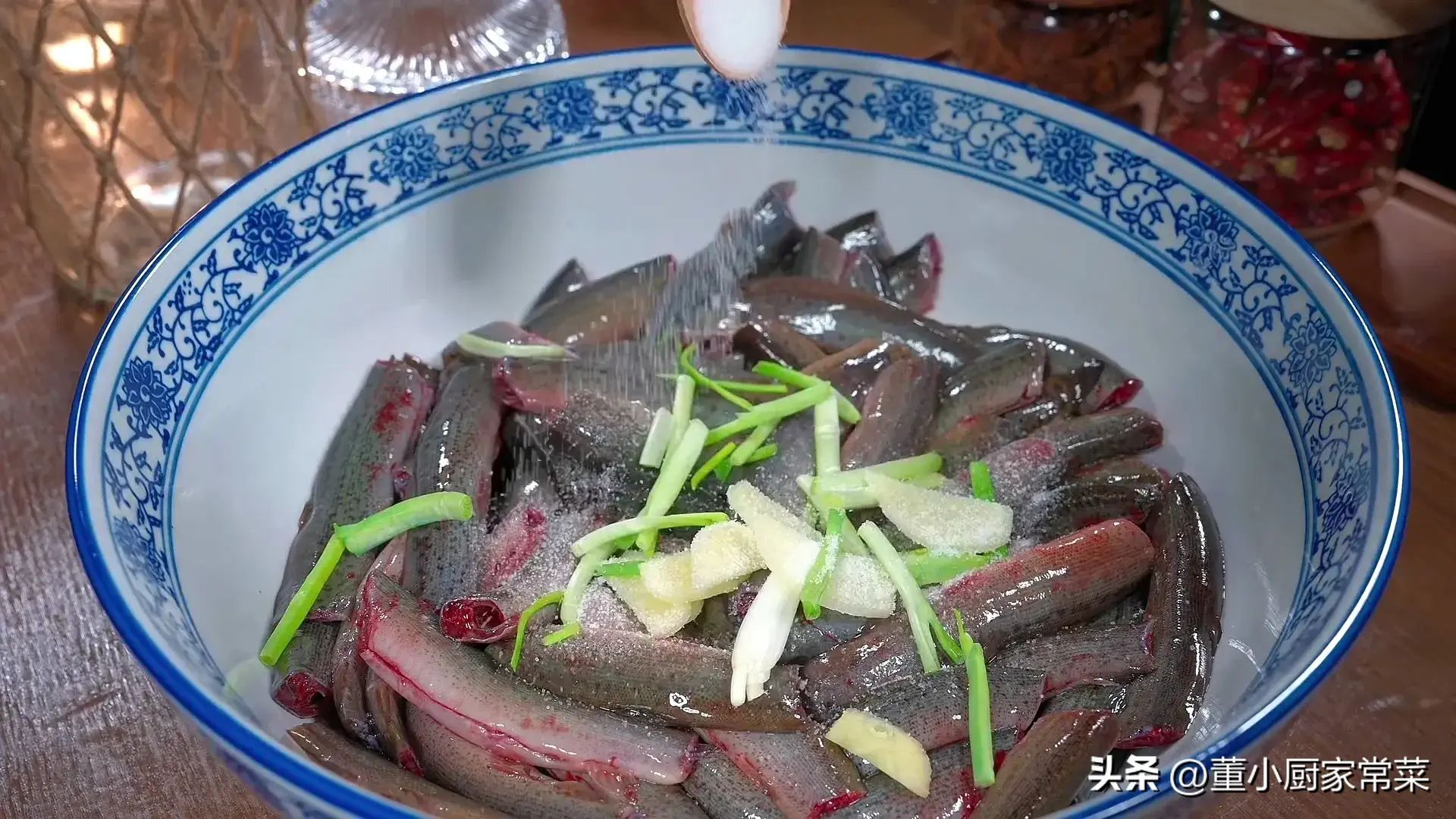 泥鳅的做法，多种烹饪方式激发食欲，满足你对美食的追求