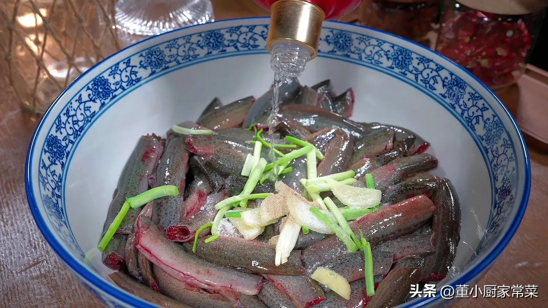 泥鳅的做法，多种烹饪方式激发食欲，满足你对美食的追求