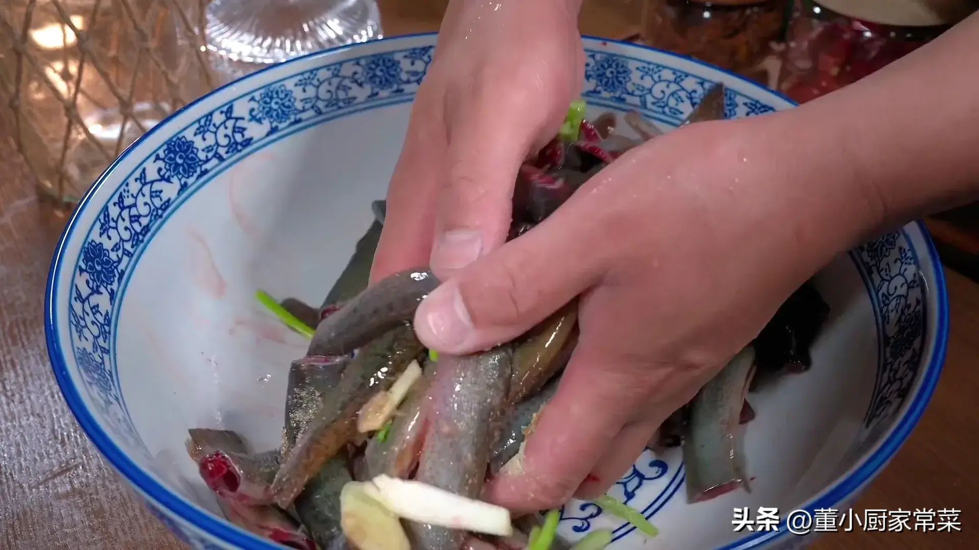 泥鳅的做法，多种烹饪方式激发食欲，满足你对美食的追求