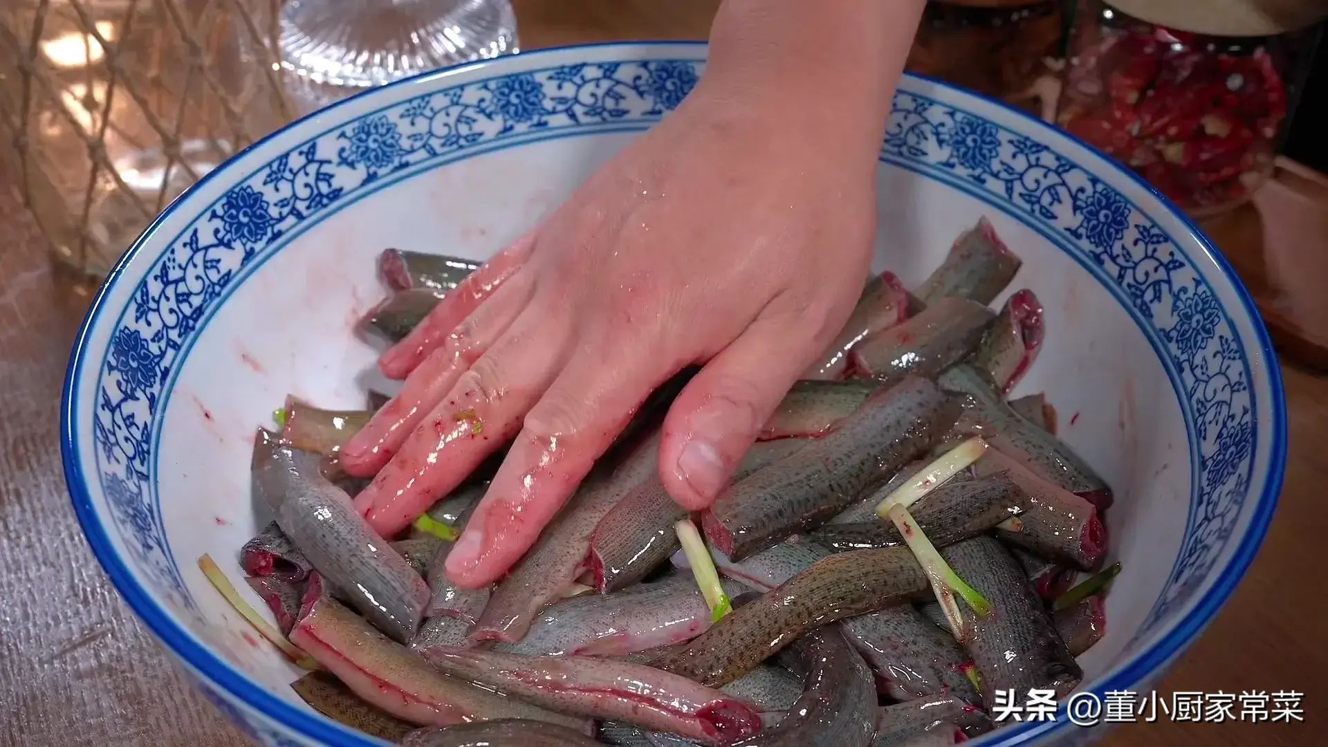 泥鳅的做法，多种烹饪方式激发食欲，满足你对美食的追求