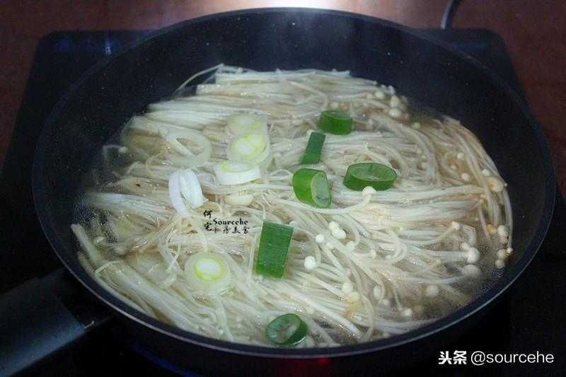 牛肉汤怎么做：口感鲜美，营养丰富！用心做出的牛肉汤，让家人赞不绝口