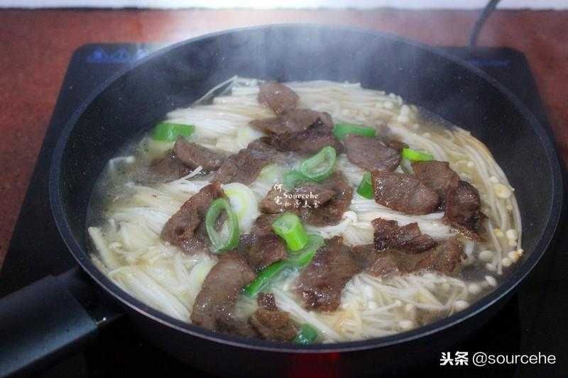 牛肉汤怎么做：口感鲜美，营养丰富！用心做出的牛肉汤，让家人赞不绝口