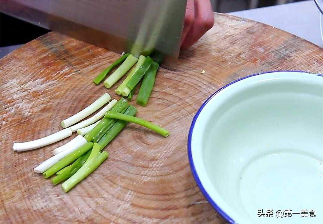 鱿鱼丝的做法：口感Q弹，味道鲜美！教你轻松制作美味鱿鱼丝