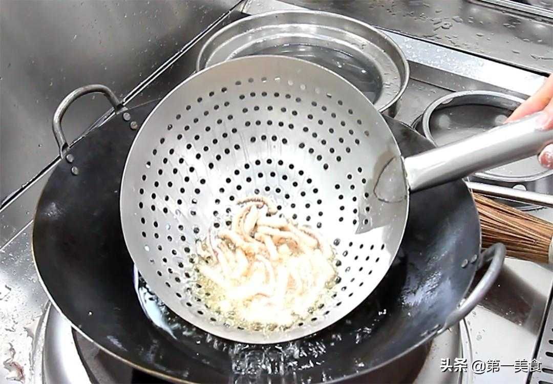 鱿鱼丝的做法：口感Q弹，味道鲜美！教你轻松制作美味鱿鱼丝