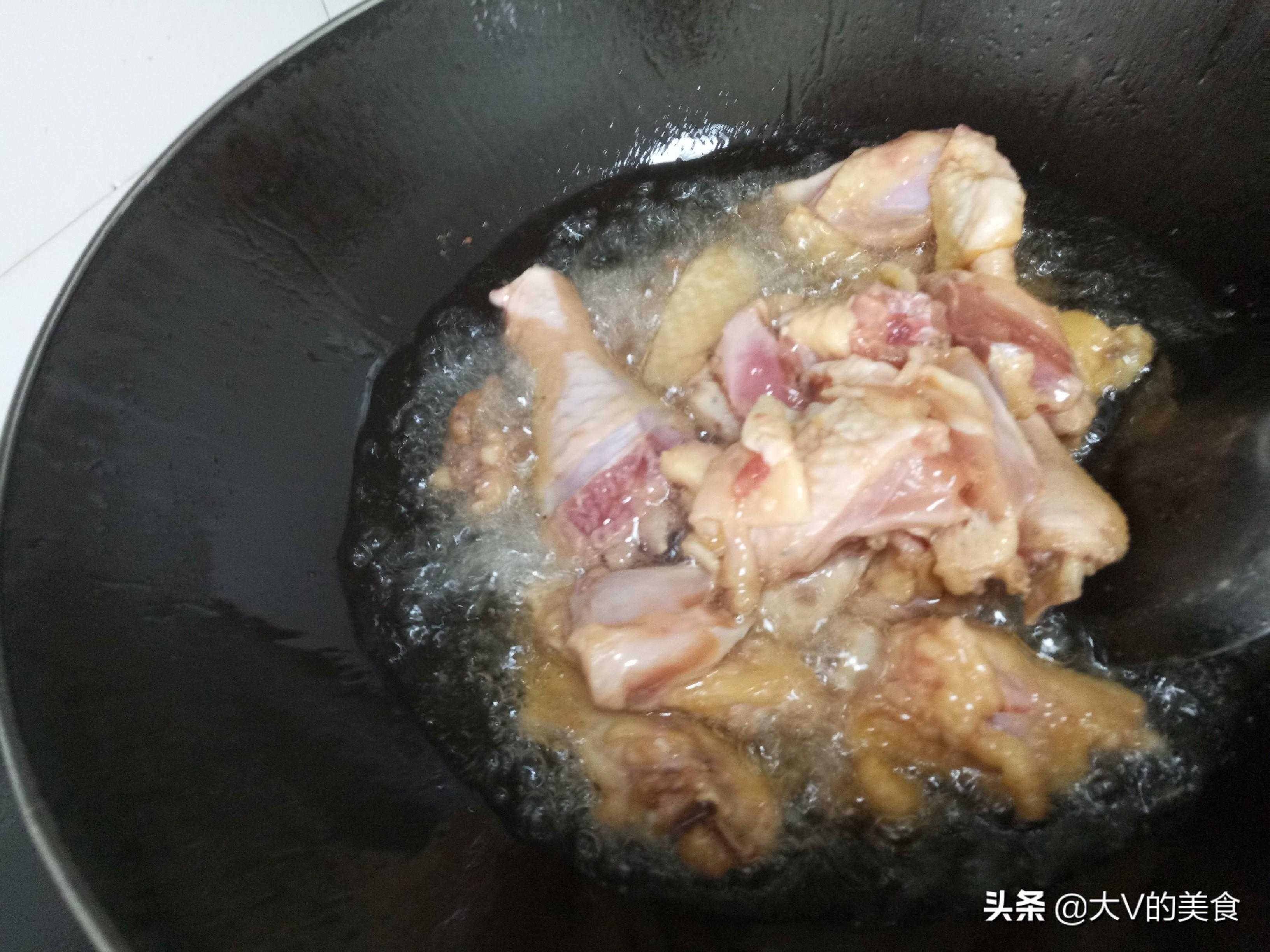 可乐鸡的做法：浓香味美，吃出童年回忆！教你制作酥嫩可乐鸡