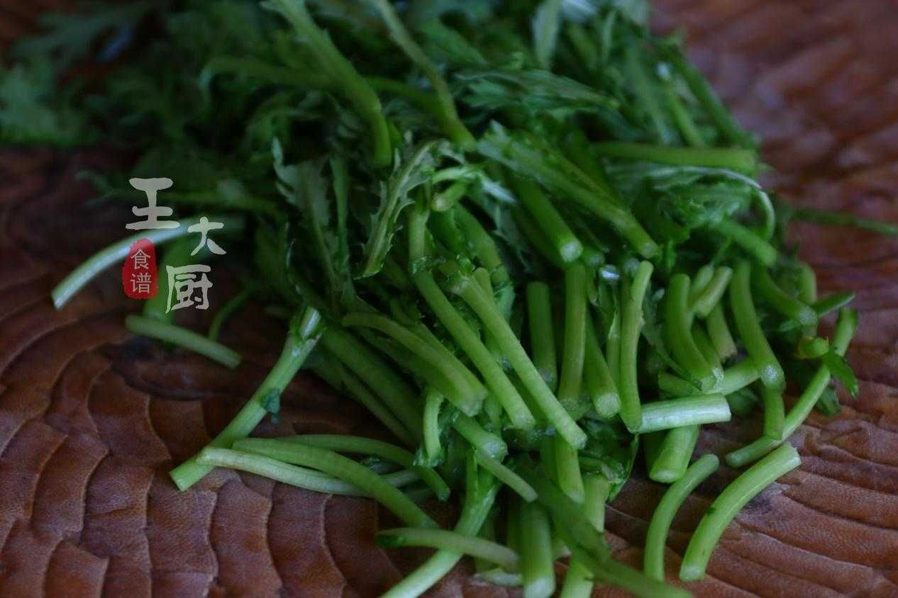 茼蒿炒鸡蛋：色香味俱佳，营养丰富！让您轻松做出一道家常美味