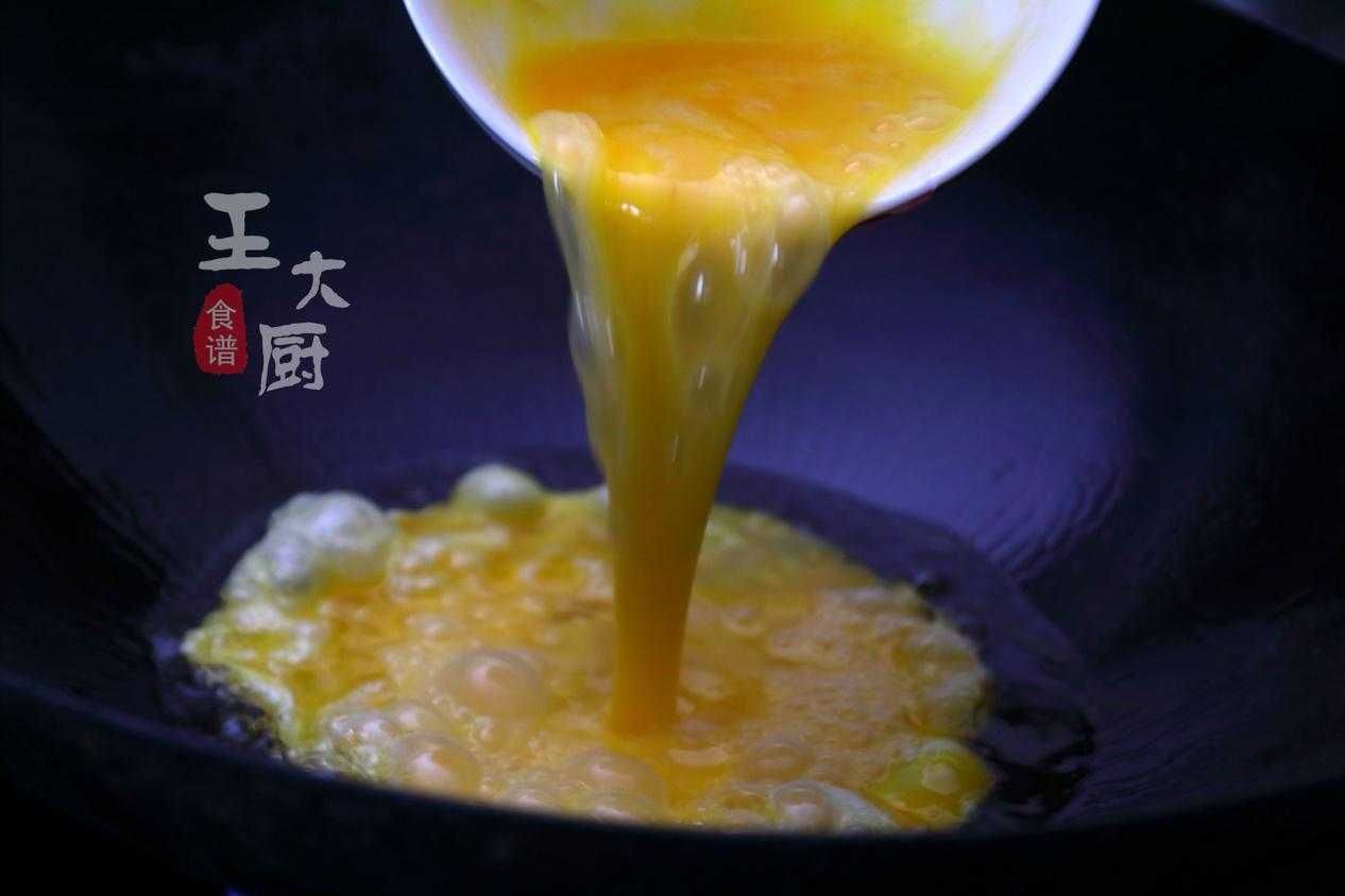 茼蒿炒鸡蛋：色香味俱佳，营养丰富！让您轻松做出一道家常美味