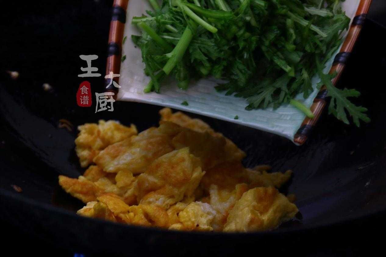 茼蒿炒鸡蛋：色香味俱佳，营养丰富！让您轻松做出一道家常美味