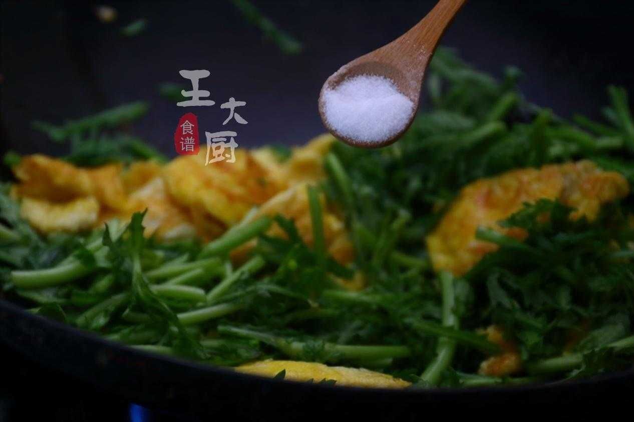 茼蒿炒鸡蛋：色香味俱佳，营养丰富！让您轻松做出一道家常美味