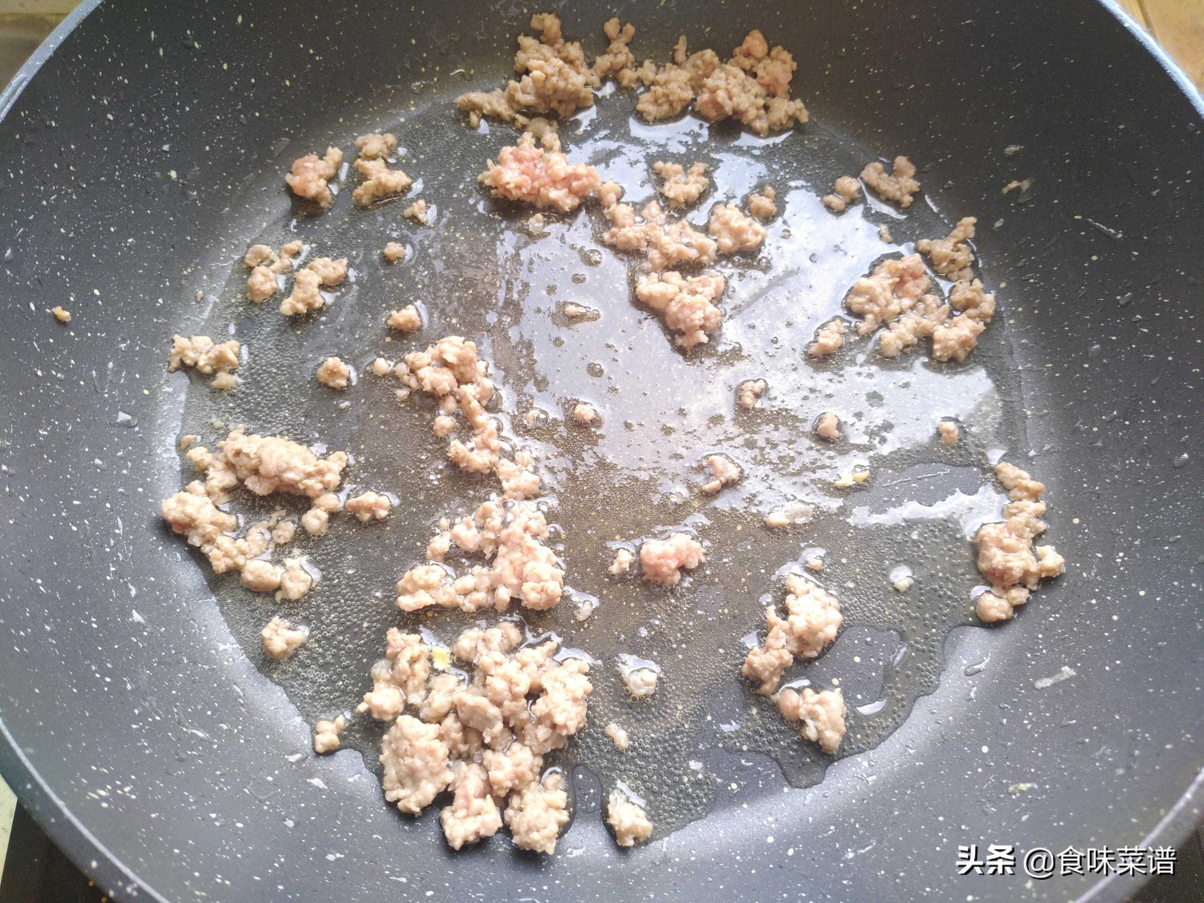 内酯豆腐：了解内酯豆腐的特点和功效，教你制作营养丰富的豆腐佳肴。