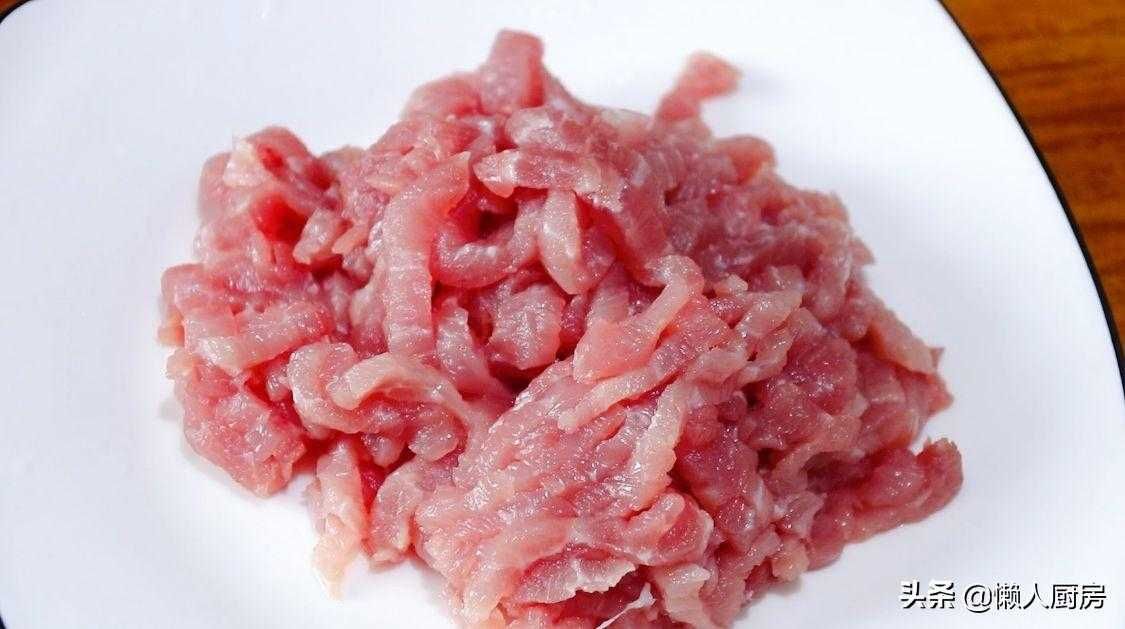 苦瓜炒肉的做法：苦瓜与肉类的完美搭配，教你炒出鲜嫩可口的苦瓜炒肉！