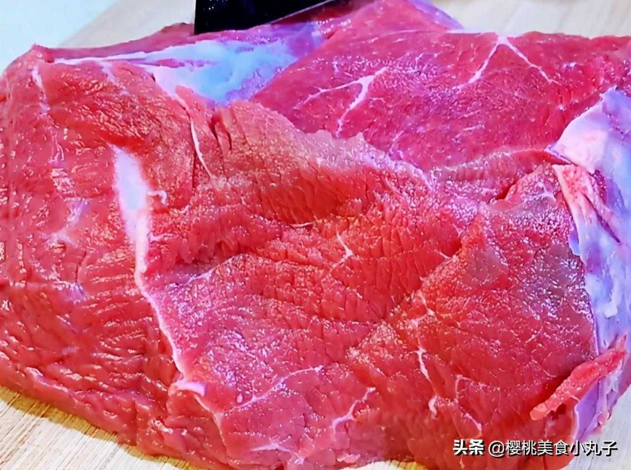 风干牛肉干做法：教你如何制作风干牛肉干，口感醇香，回味无穷！