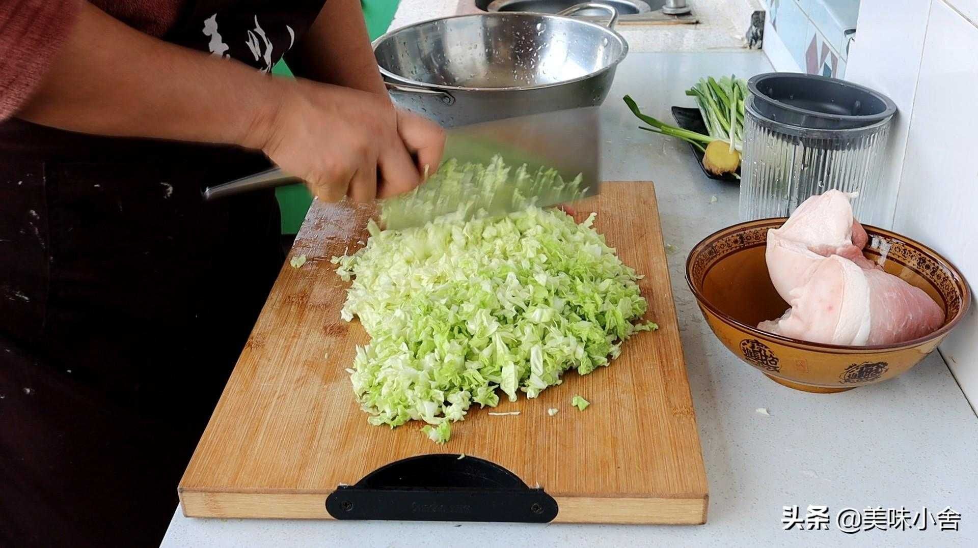 饺子馅的做法，肉馅鲜美，配料搭配合理