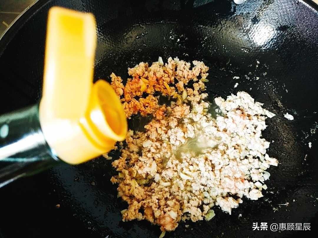 猫耳朵面的做法，劲道有嚼劲，爽滑入味