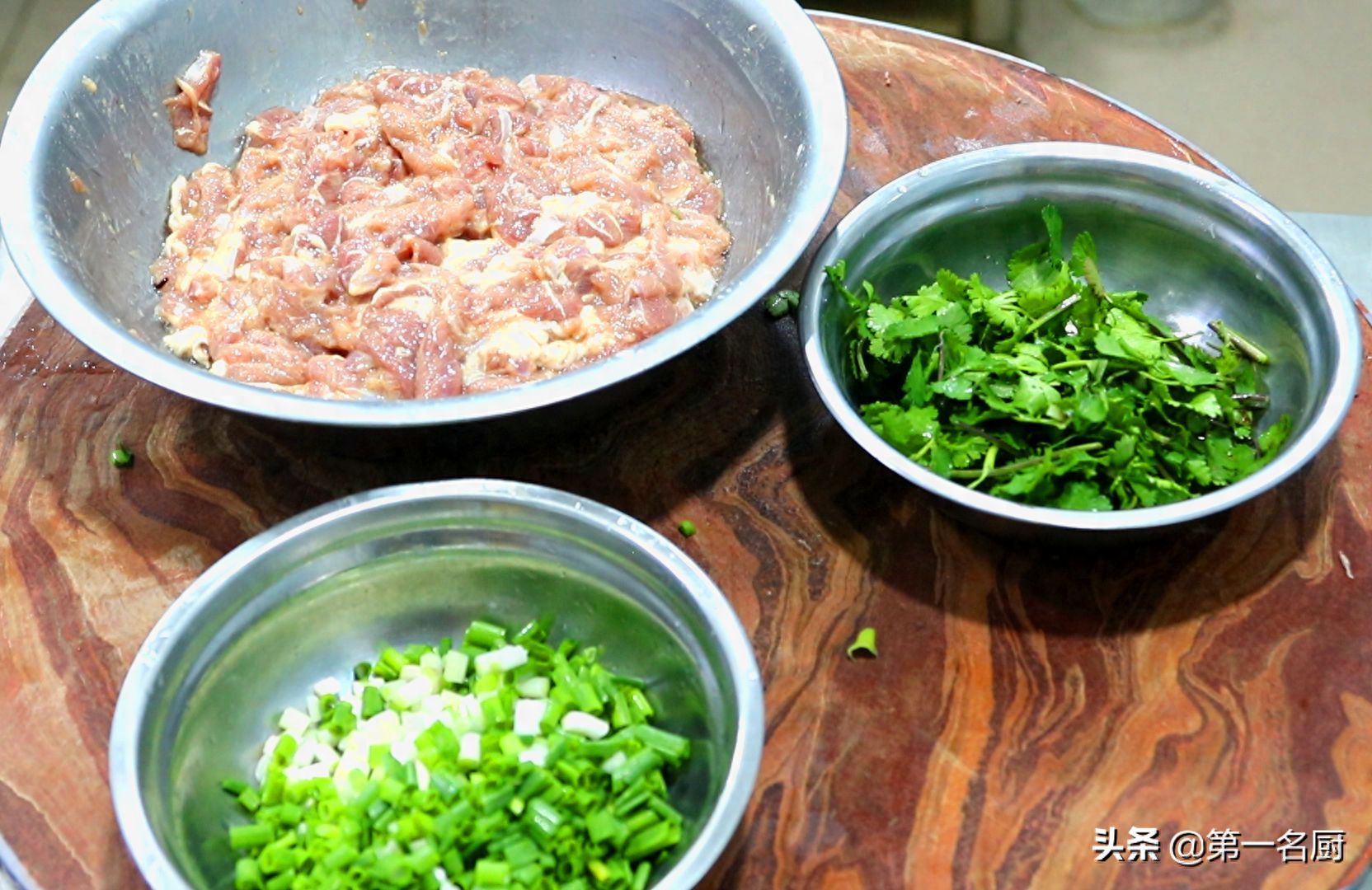 营养晚餐食谱推荐，告别困扰：分享健康营养的晚餐食谱和菜品搭配建议