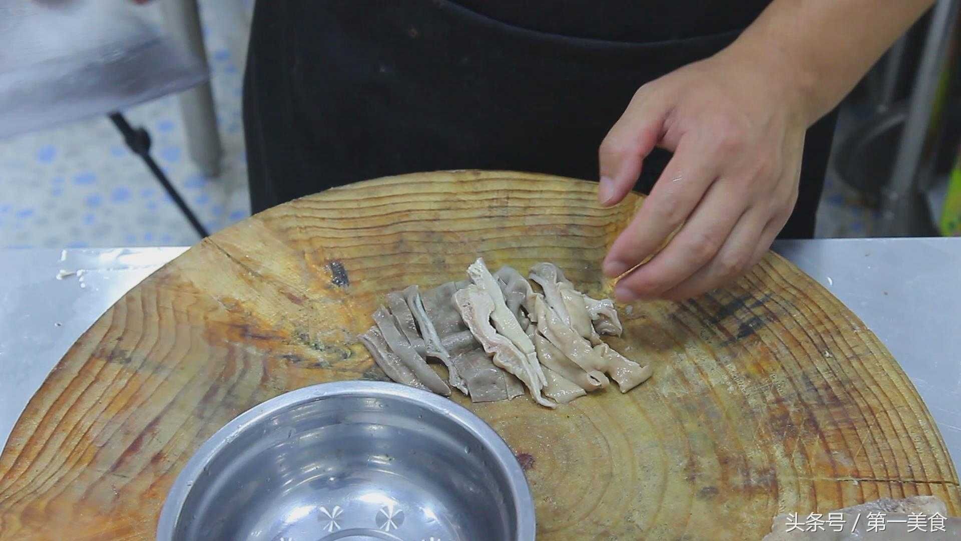 家常猪肚汤的烹饪秘方分享：教你如何制作家庭味的猪肚汤