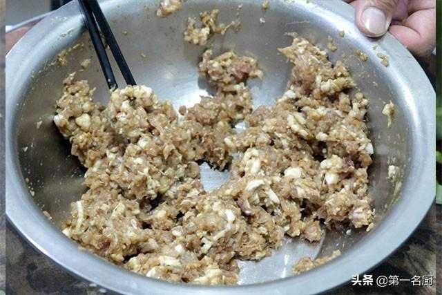 制作水饺馅的技巧，自家动手做饺子更有滋味