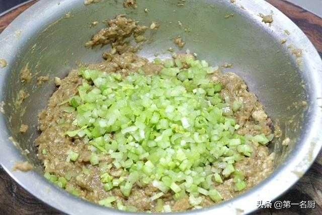 制作水饺馅的技巧，自家动手做饺子更有滋味