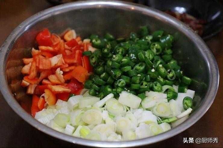 大厨教你炸黄豆酱，原料很关键，制作简单又开胃，没食欲就吃它