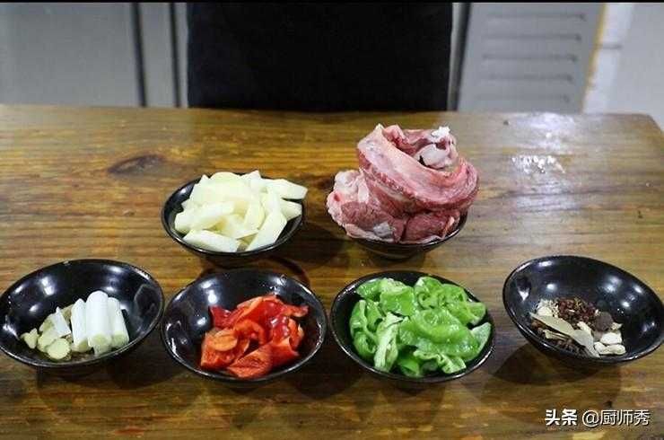 土豆烧牛肉怎么做才好吃？香料很关键，掌握这一步，牛肉软烂多汁