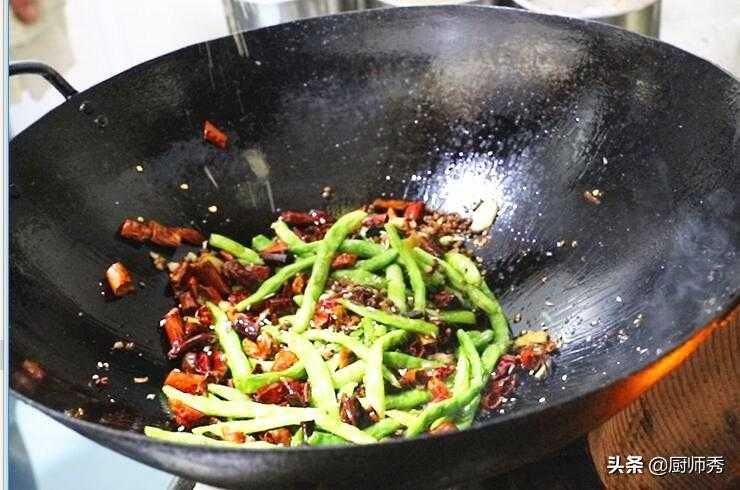 干煸四季豆怎么做出大厨水平？掌握这个制作关键，麻辣干香又下饭