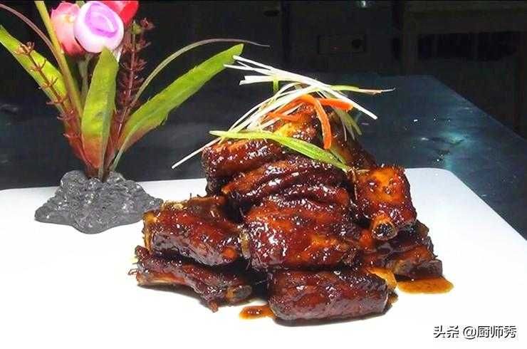 在家做糖醋排骨，掌握好4个关键点，肉质鲜嫩，比饭店做的要好吃