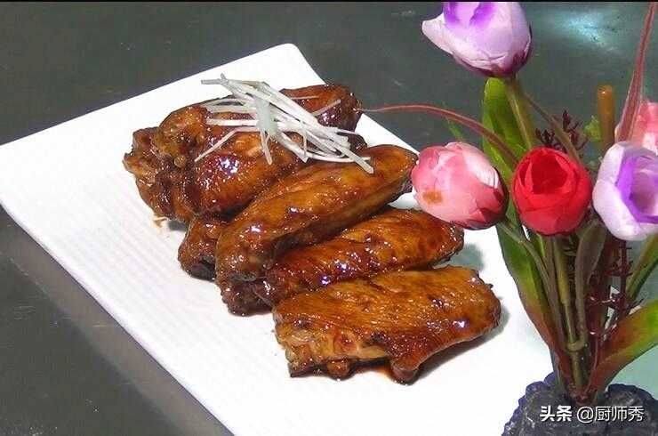 可乐鸡翅的正确做法，鸡肉嫩滑、咸甜适中，年夜饭不能错过