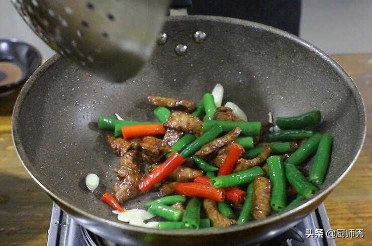 年夜饭菜谱：杭椒牛柳的详细制作方法，让你一看就能学会