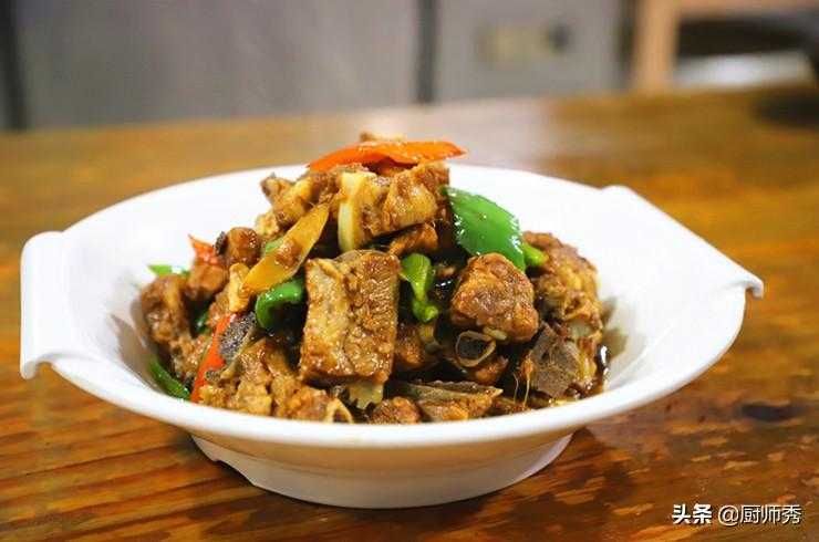 红烧排骨的正确做法，掌握这个关键，比饭店大厨做的都好吃