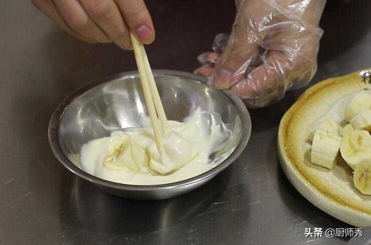 香蕉的花样吃法，制作简单香甜酥脆，孩子特别喜欢吃，过年试试看