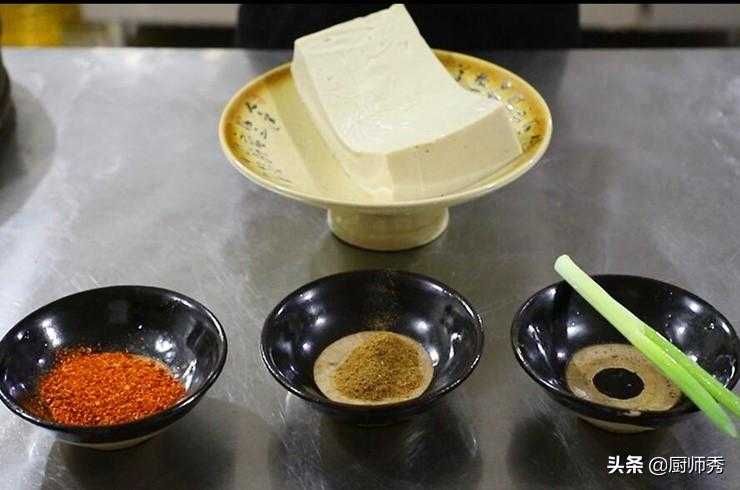 千页豆腐新吃法，松软香嫩，制作简单，学会这个方法一盘不够吃