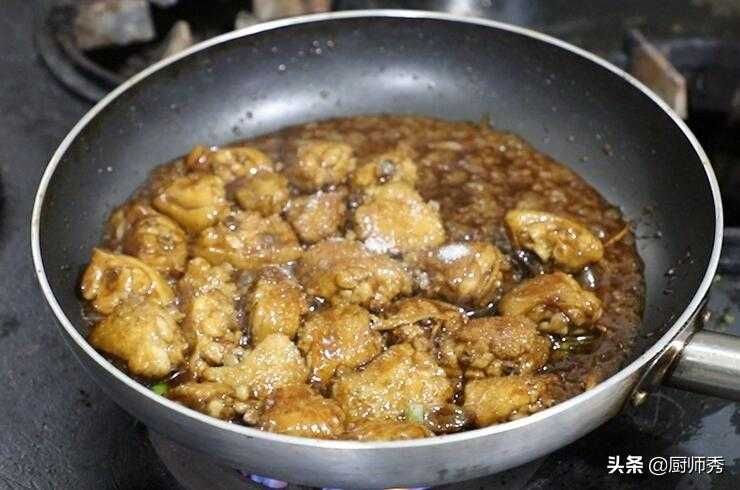 三杯鸡的制作关键，掌握这些技巧，肉香味浓咸中带鲜，年夜饭必备