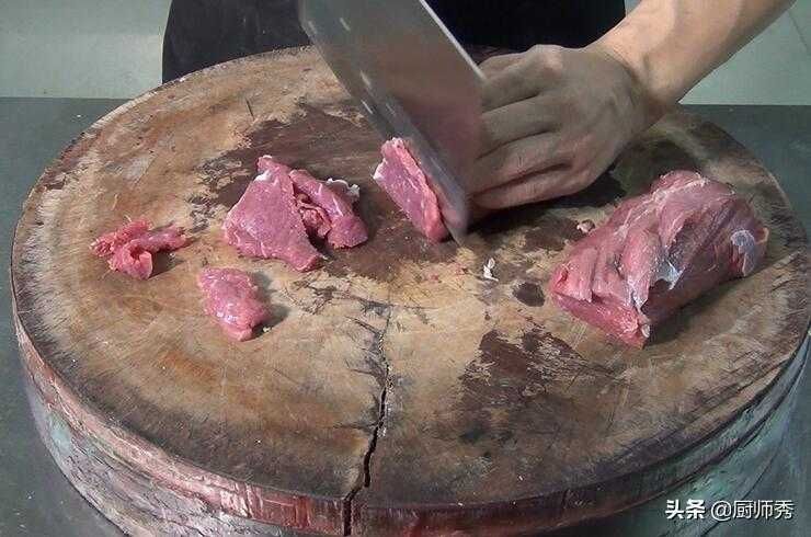 牛肉怎么上浆？厨师长教给你方法，肉质细嫩，口感有弹性