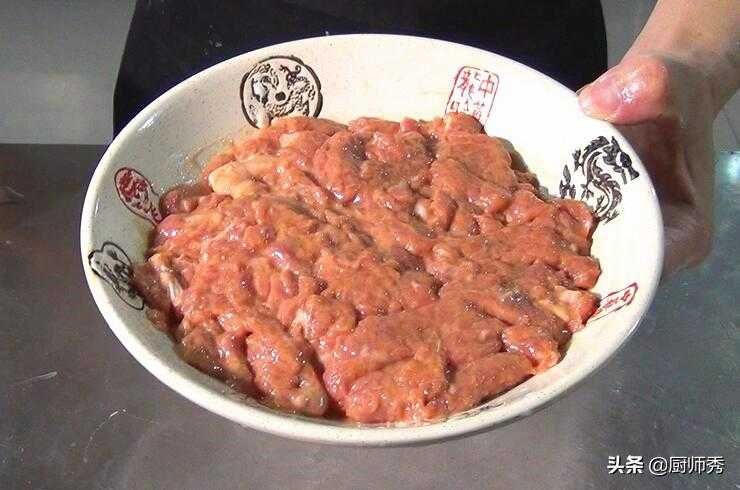 牛肉怎么上浆？厨师长教给你方法，肉质细嫩，口感有弹性